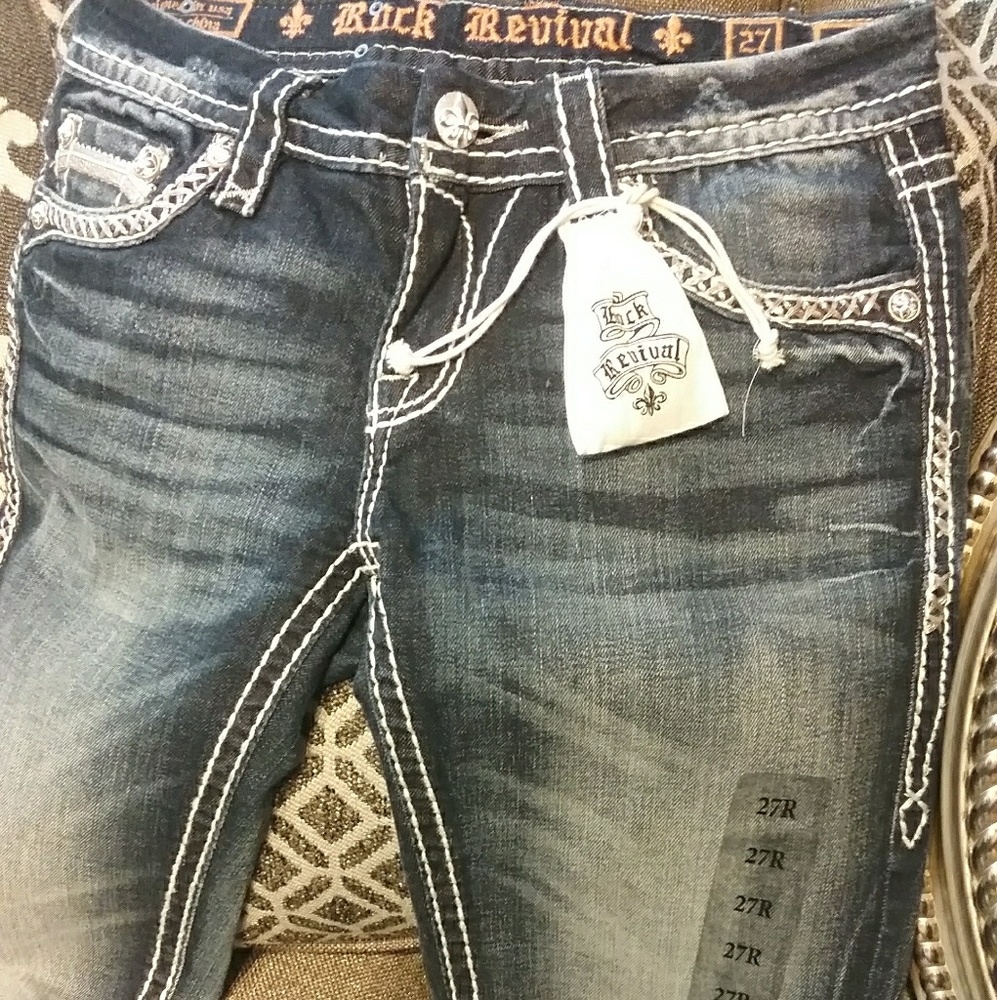 NEW w/tag The Buckle Jeans ROCK REVIVAL & belt